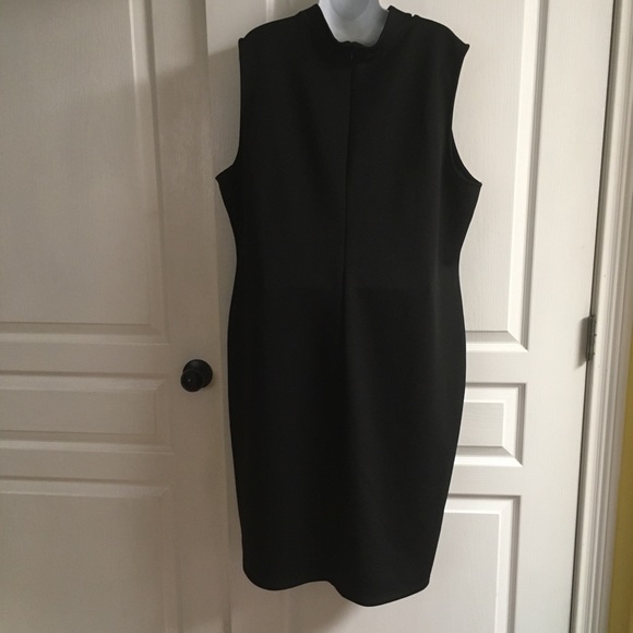 Ladies Dress - Picture 3 of 5